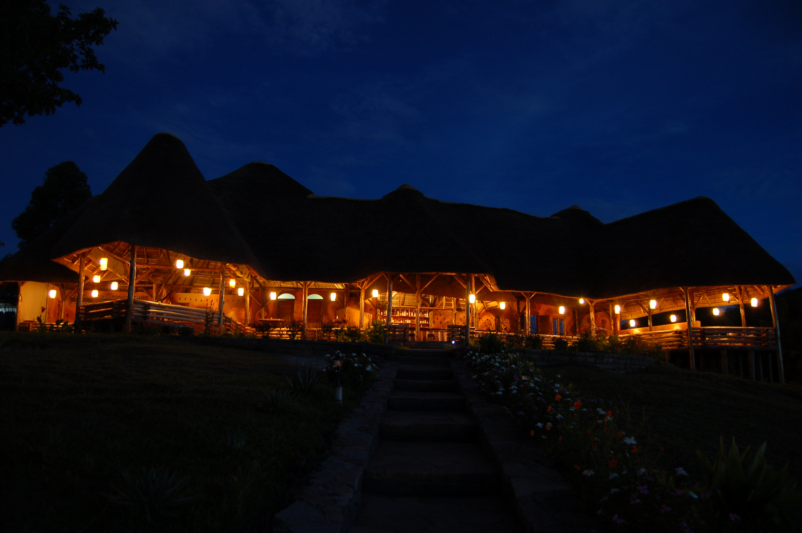 Katara Lodge Katara Lodge: Bei Nacht