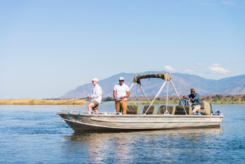 Royal Zambezi Lodge: Fischerboot
