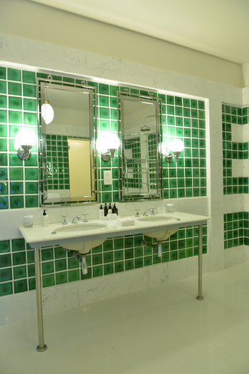 Victoria Falls Hotel: Doppelwaschtisch