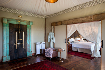 Duba Plains Suite: Bad und Bett