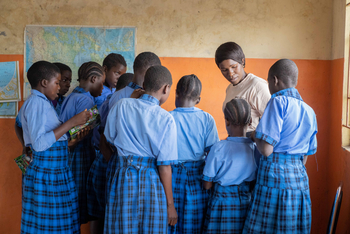 King Lewanika Lodge: Schüler in Uniformen