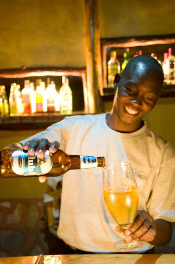 Primate Lodge: Barman