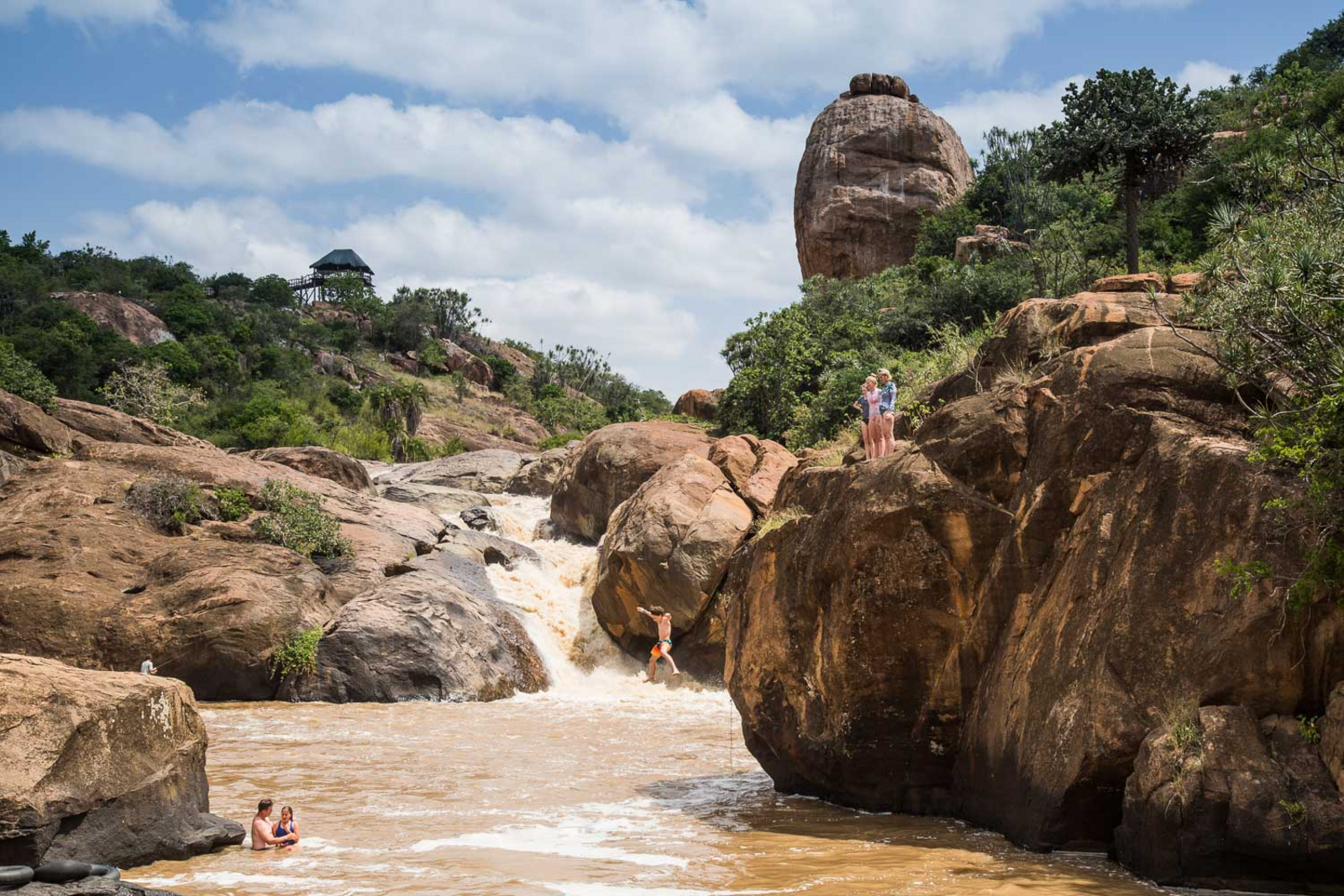 Siruai Exclusive Mobile Camp Siruai Exclusive Mobile Camp: Wasserfall am Ewaso Narok