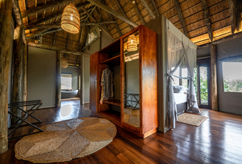 Mangwane Hideaway: Family Unit