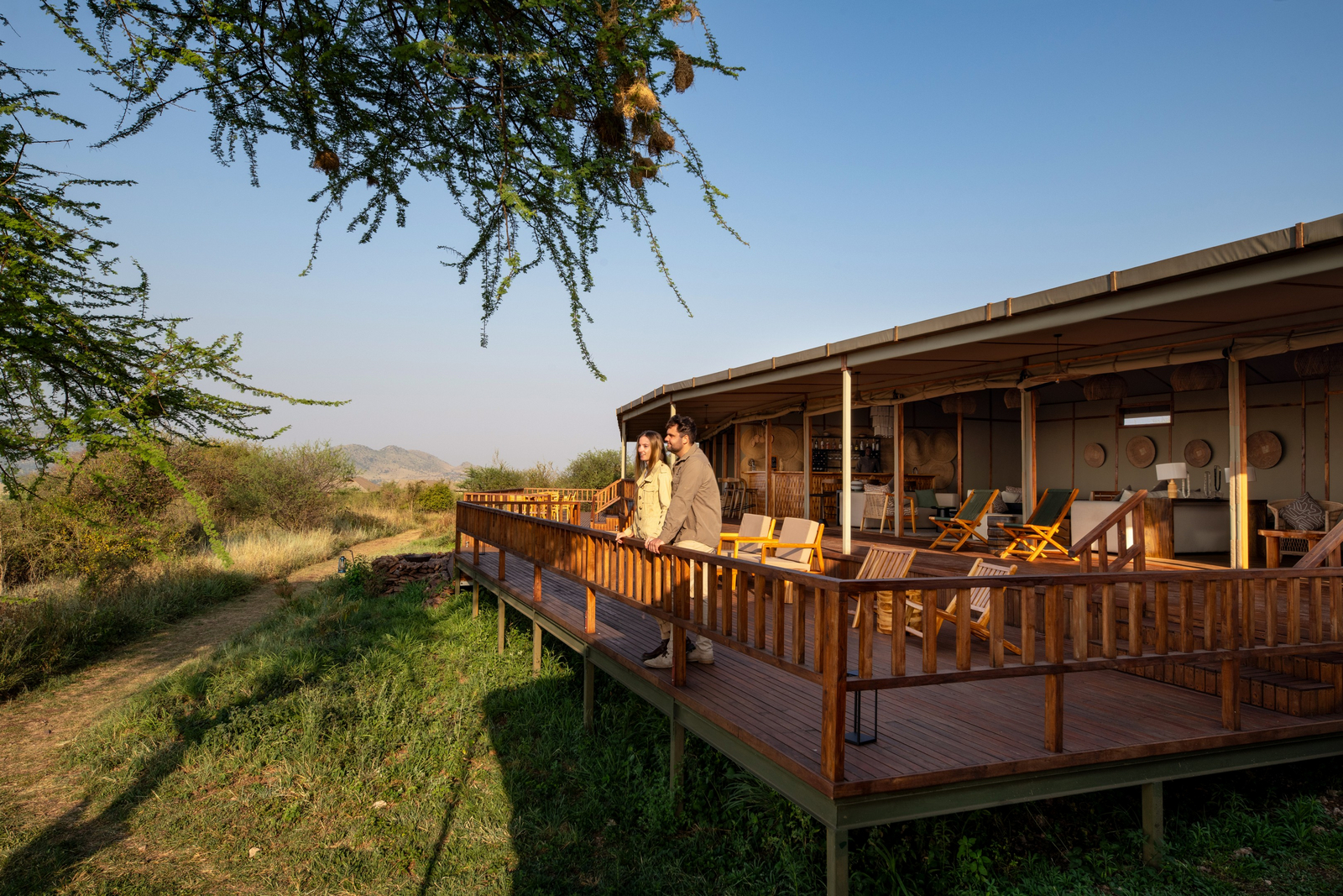 Nyikani Camp Central Serengeti Nyikani Camp Central Serengeti: Veranda am Hauptzelt