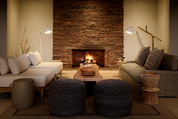 Sanctuary Okahirongo Elephant Lodge: Wohnzimmer