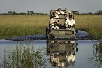 Kwetsani Camp: Fahrt durch tiefes Wasser