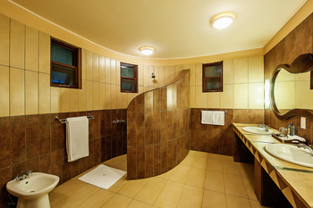 Lake Nakuru Sopa Lodge Lake Nakuru Sopa Lodge: Gästebad