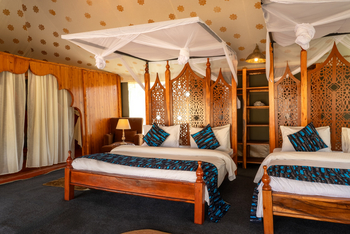 Naona Moru Camp: Dekorative Holzgitter