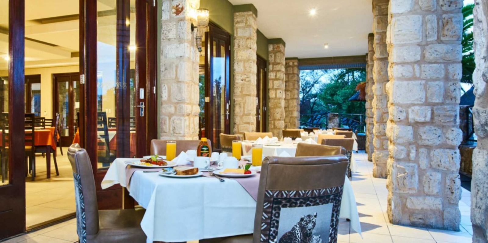 Okaukuejo Camp Okaukuejo Camp: Restaurant