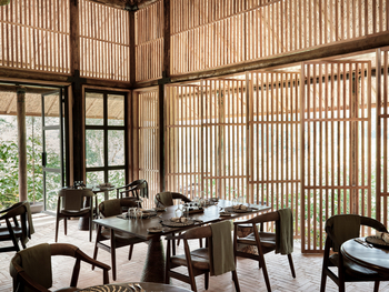 Sanctuary Gorilla Forest Camp: Restaurant