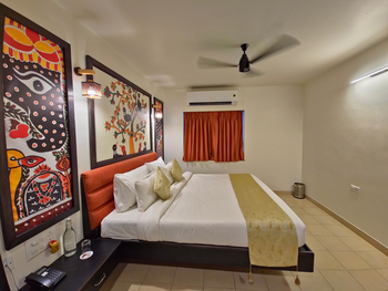 Tathastu Resort Tadoba: Zimmer mit Klimaanlage