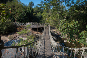 Tongole Wilderness Lodge: Brücke zur Lodge