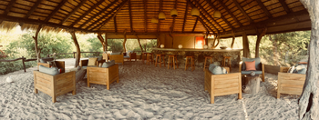 Leopard Plains: Sandboden in der Lounge