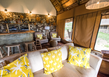 Mara River Post Mara River Post: Bar