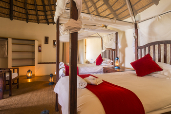 Mukambi Safari Lodge: Einzelbett im Gästezimmer