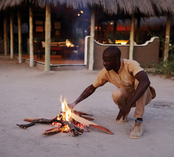 Camp Kalahari Camp Kalahari: Guide am Feuer