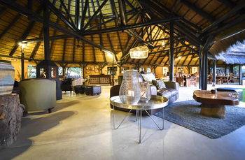Okonjima Luxury Bush Camp: Lounge
