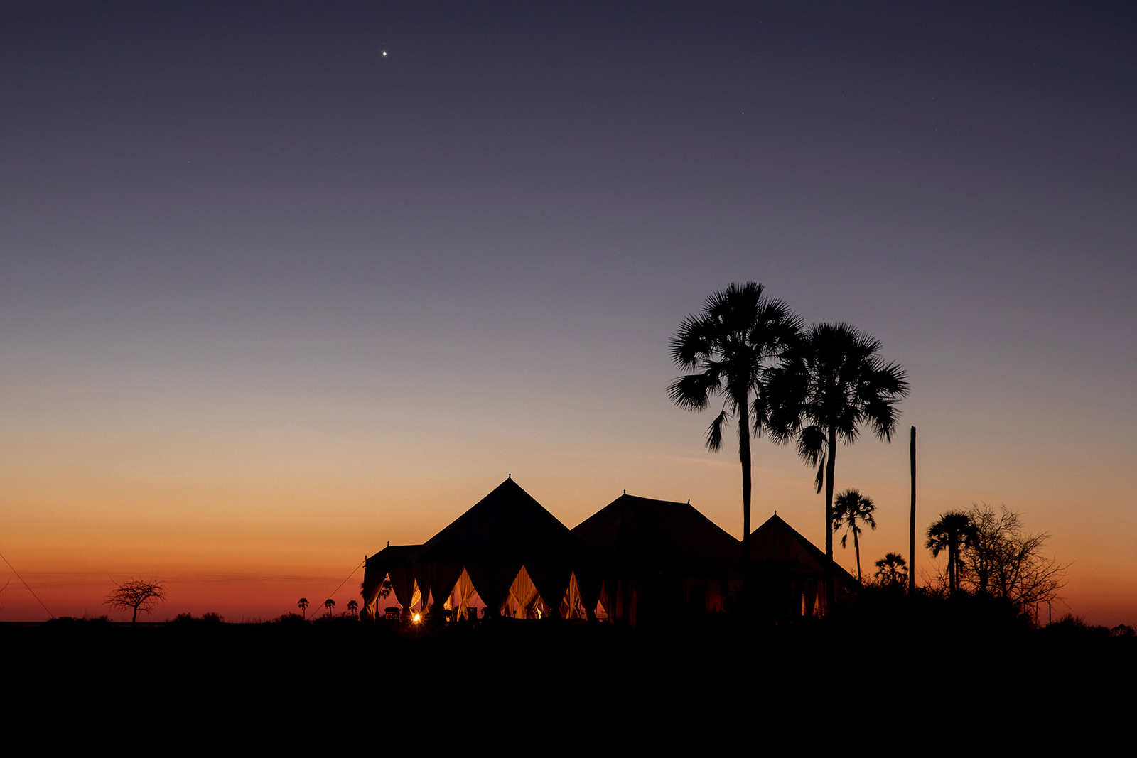 San Camp San Camp: Camp am Abend