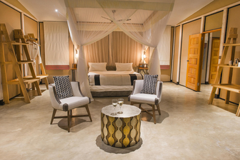 Sausage Tree Camp: Kigelia House