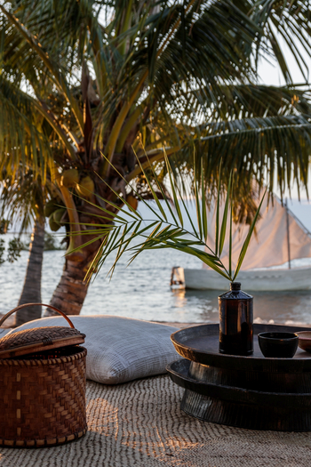 Sussurro: Kissen auf dem Deck