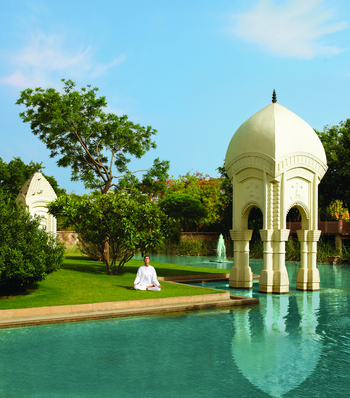 The Oberoi Rajvilas: Yoga im Tempel