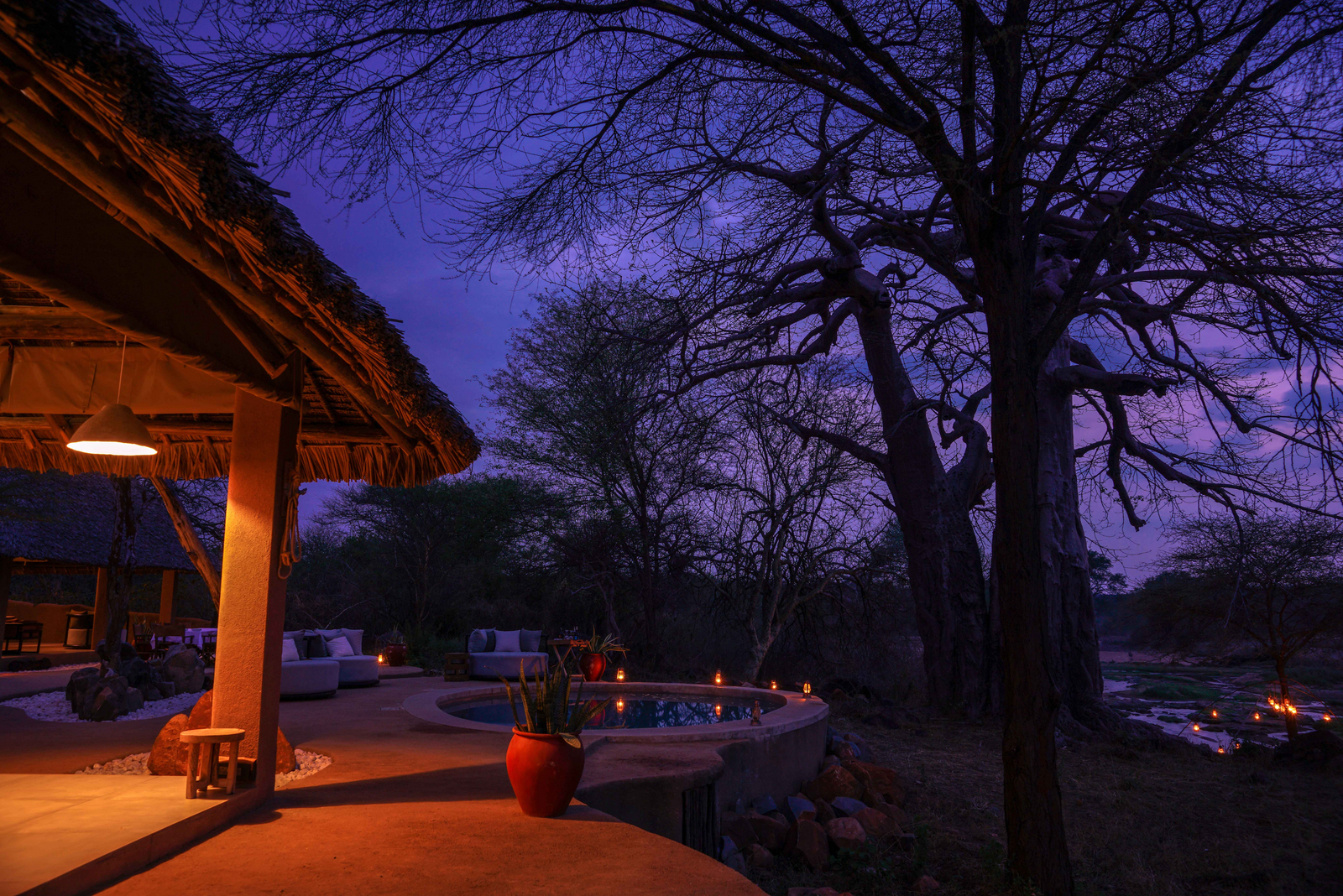 Asanja Ndembo Asanja Ndembo: Offene Lounge