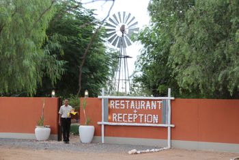 Teufelskrallen Lodge: Eingang