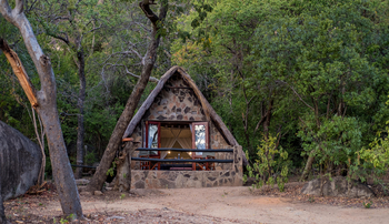 Big Cave Camp Big Cave Camp: Gästeunterkunft von vorne