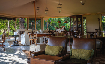 Cha Cha Metsi Camp: Lounge und Esstisch