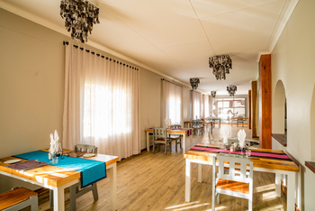 Damara Mopane Lodge: Im Restaurant