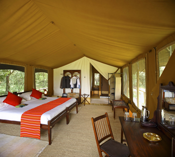 Elewana Elephant Pepper Camp Elewana Elephant Pepper Camp: Doppelbett und Schreibtisch