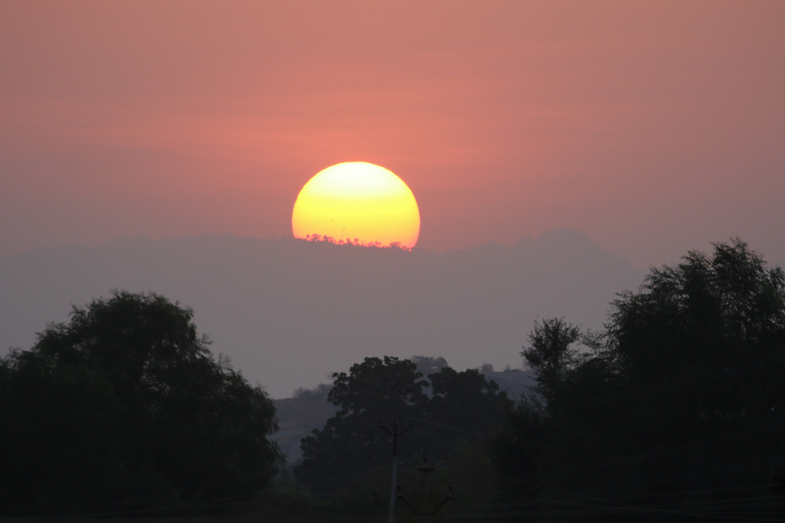 Jawai Jawai: Sonnenuntergang mit Sonnenflecken