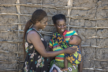 King Lewanika Lodge: Zwei Frauen und ein Kind