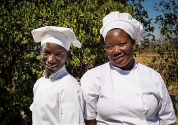 Machaba Camp: Köchin und Koch