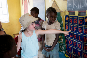 Toka Leya Camp Toka Leya Camp: Schule