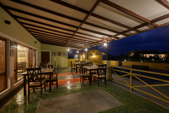 Blackbuck Safari Lodge: Restaurant-Terrasse