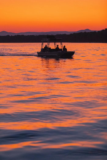 Classic Zambia Safaris Classic Zambia Safaris: Motorbootexkursion