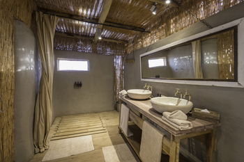 Damaraland Camp: Badezimmer