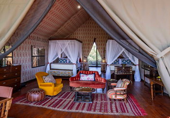 Duke's East Duke's East: Gästezelt-Interieur