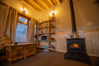 Shan at Uley: Brennender Ofen