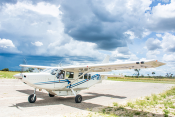 Tau Pan Camp Tau Pan Camp: Flugzeug