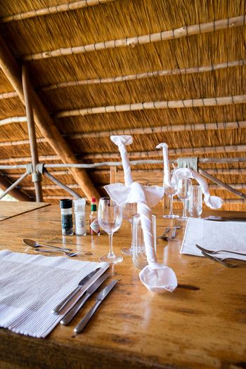 Tongole Wilderness Lodge: Gedeckter Tisch