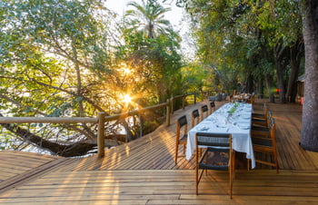 Xugana Island Lodge: Esstisch im Essbereich