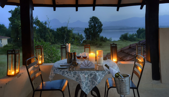 Denwa Backwater Escape: Privates Dinner