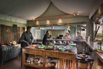 Duba Plains Camp: Küchenchef bei der Arbeit