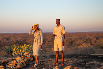KaingU Safari Lodge: Trainee Oscar und Travel Blogger