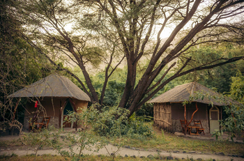 Lake Natron Tented Camp: Zwei Hütten im Morgenlicht