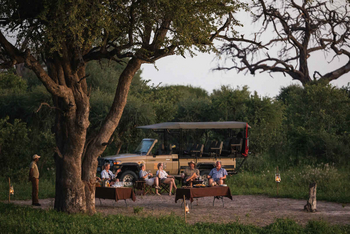 Mogotlho Safari Lodge Mogotlho Safari Lodge: Sundowner