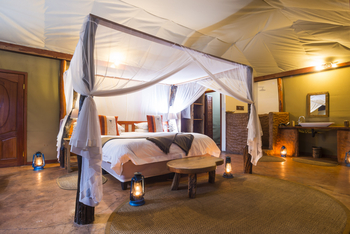Mukambi Safari Lodge: Gästezelt Interior